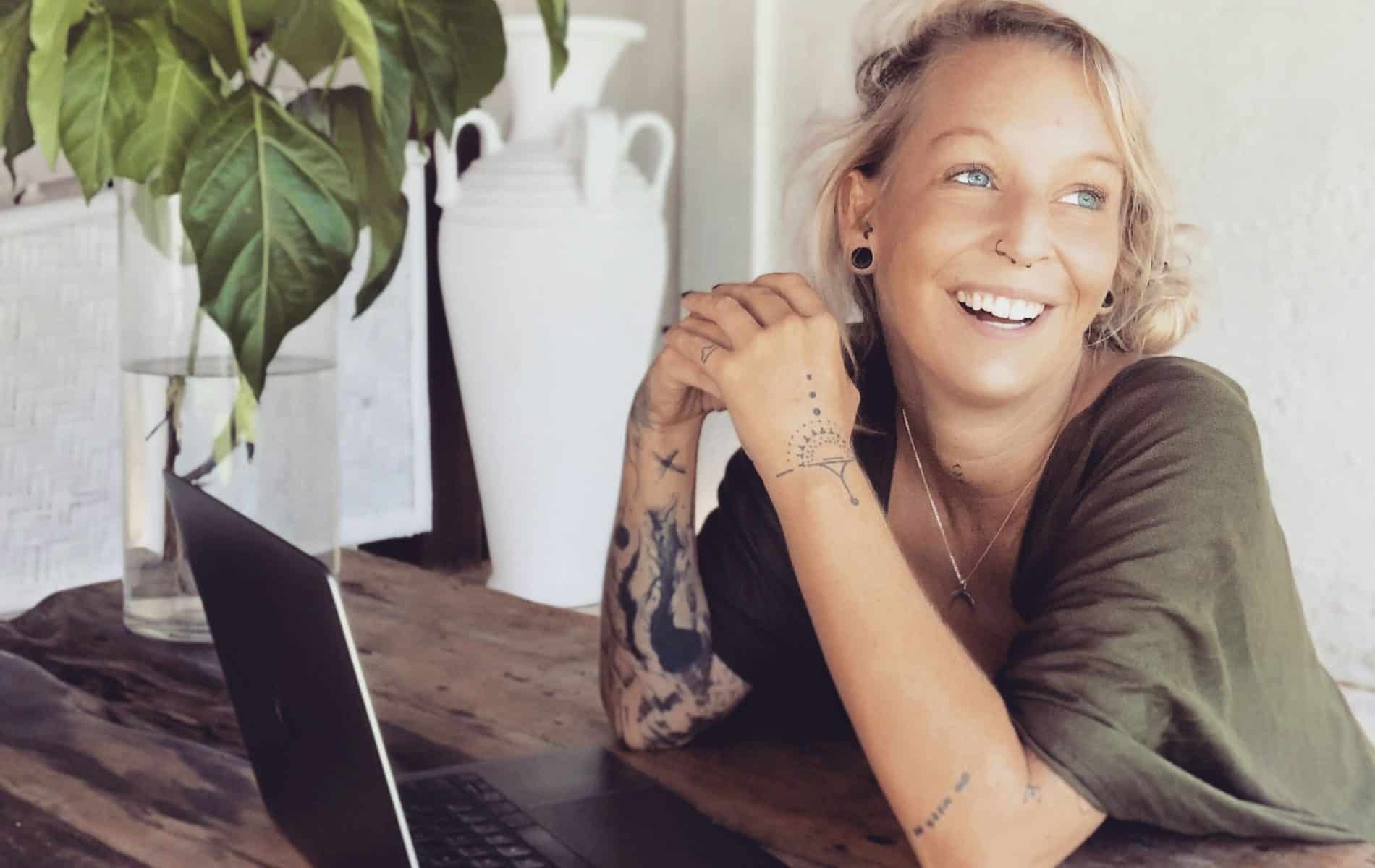 Sandra vs. Freelancer-Plattformen